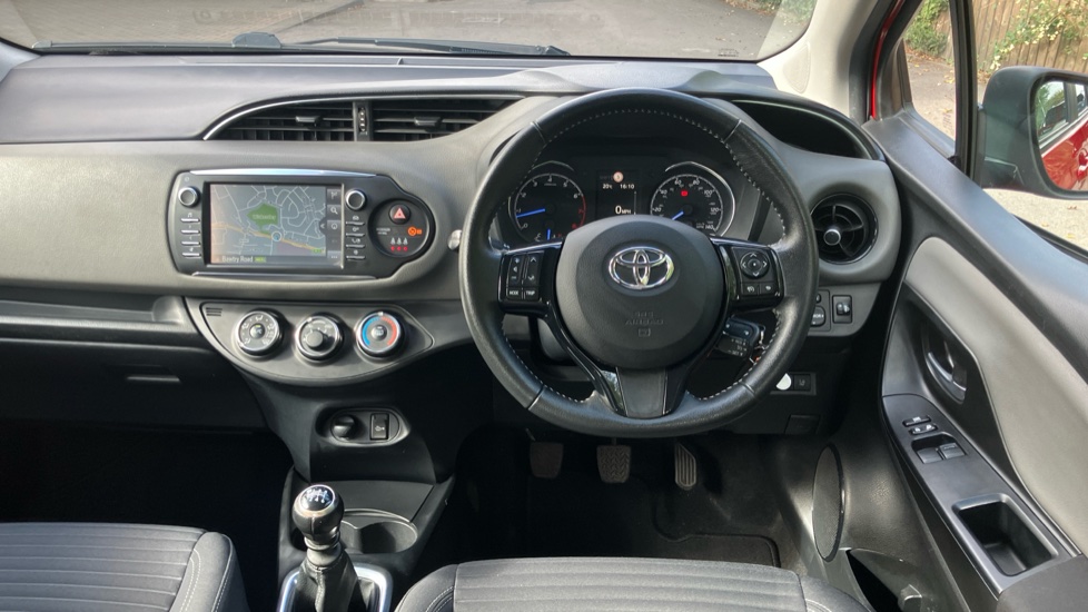 Toyota Yaris 1.5 VVT-i Icon Tech 5dr Petrol Hatchback - Image 7
