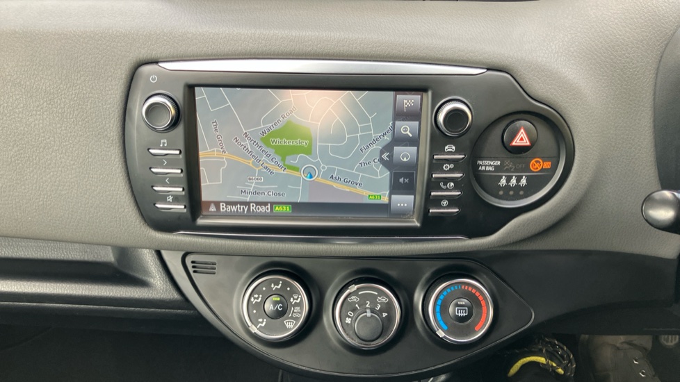 Toyota Yaris 1.5 VVT-i Icon Tech 5dr Petrol Hatchback - Image 9