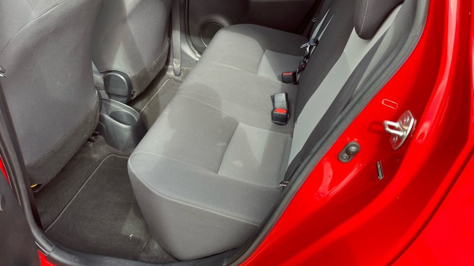Toyota Yaris 1.5 VVT-i Icon Tech 5dr Petrol Hatchback - Image 14