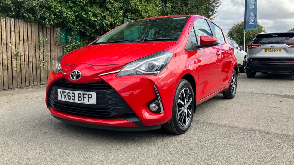 Toyota Yaris 1.5 VVT-i Icon Tech 5dr Petrol Hatchback - Image 20