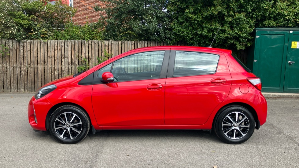 Toyota Yaris 1.5 VVT-i Icon Tech 5dr Petrol Hatchback - Image 24