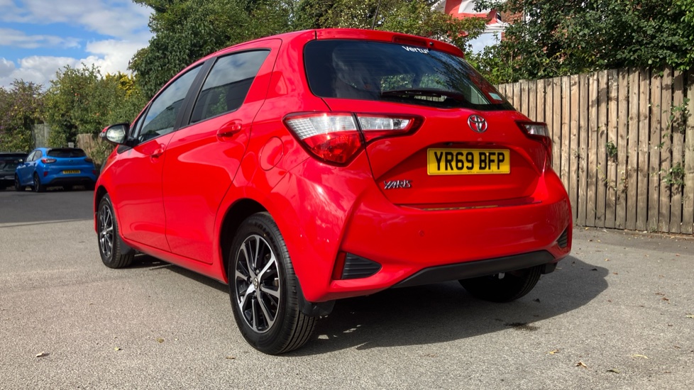 Toyota Yaris 1.5 VVT-i Icon Tech 5dr Petrol Hatchback - Image 31