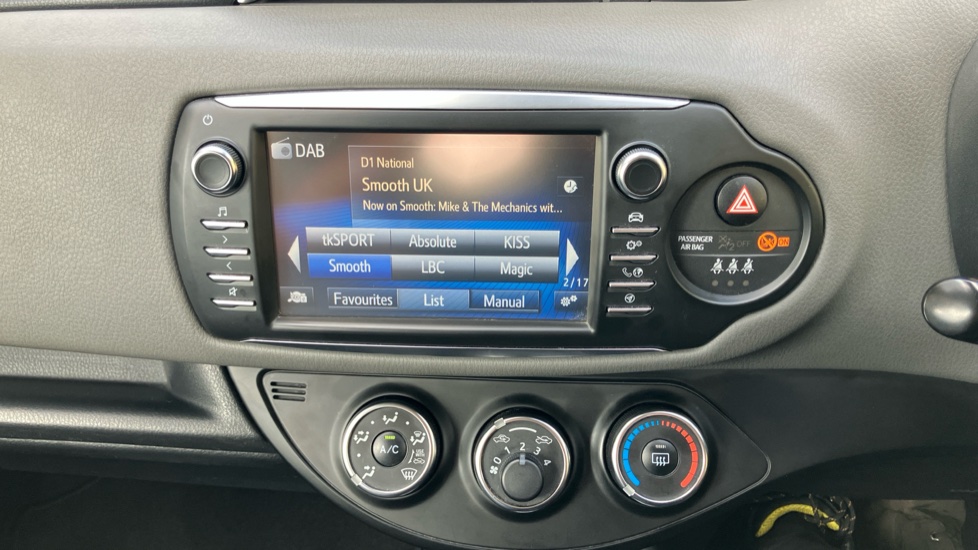 Toyota Yaris 1.5 VVT-i Icon Tech 5dr Petrol Hatchback - Image 40