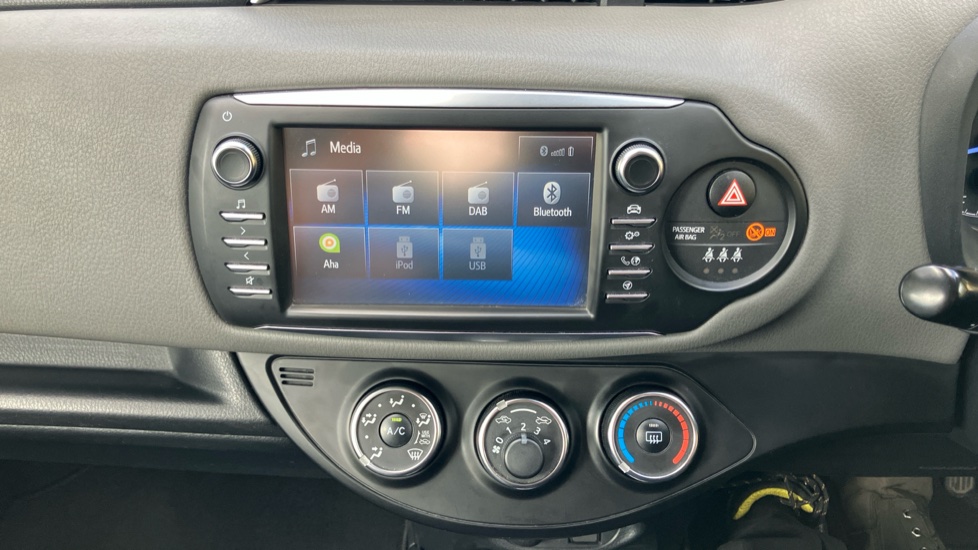 Toyota Yaris 1.5 VVT-i Icon Tech 5dr Petrol Hatchback - Image 43