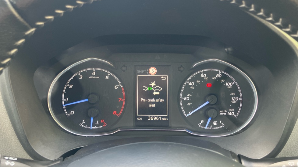 Toyota Yaris 1.5 VVT-i Icon Tech 5dr Petrol Hatchback - Image 44