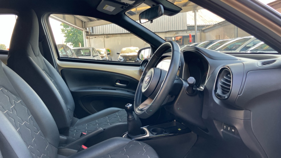 Toyota Aygo X 1.0 VVT-i Exclusive 5dr Petrol Hatchback - Image 12