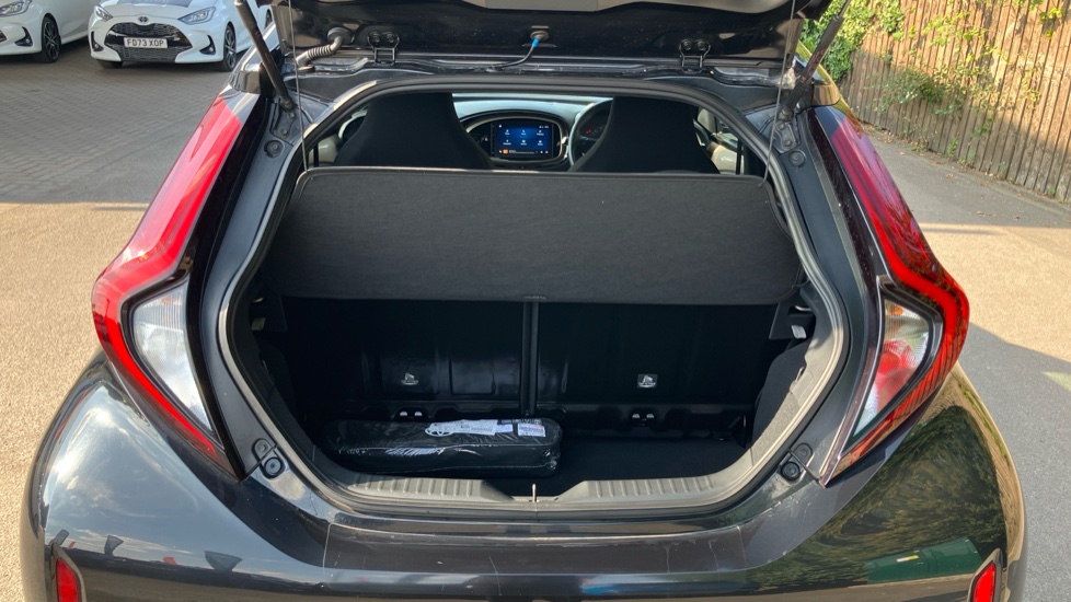 Toyota Aygo X 1.0 VVT-i Exclusive 5dr Petrol Hatchback - Image 13