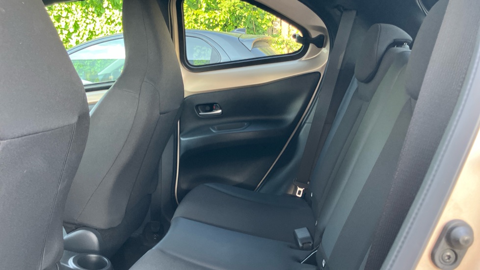 Toyota Aygo X 1.0 VVT-i Exclusive 5dr Petrol Hatchback - Image 15