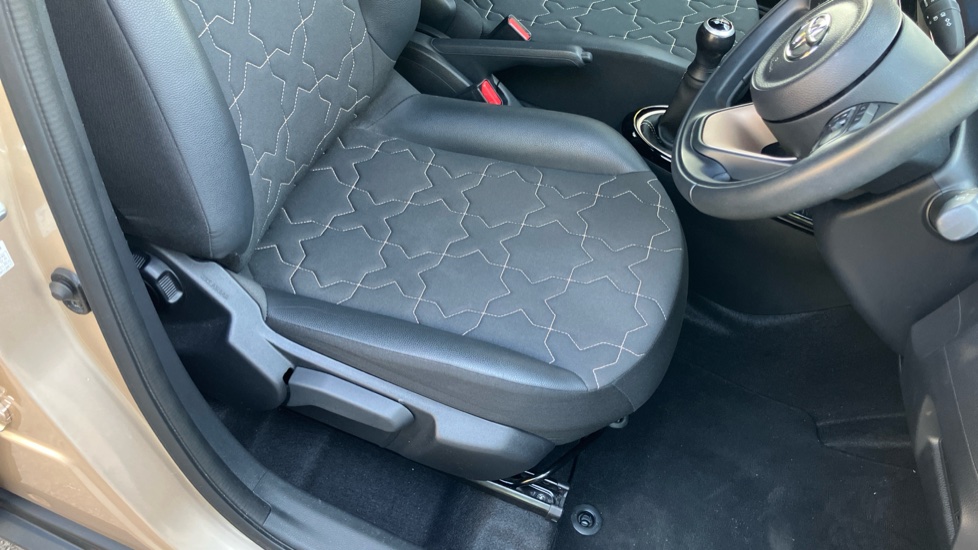 Toyota Aygo X 1.0 VVT-i Exclusive 5dr Petrol Hatchback - Image 17