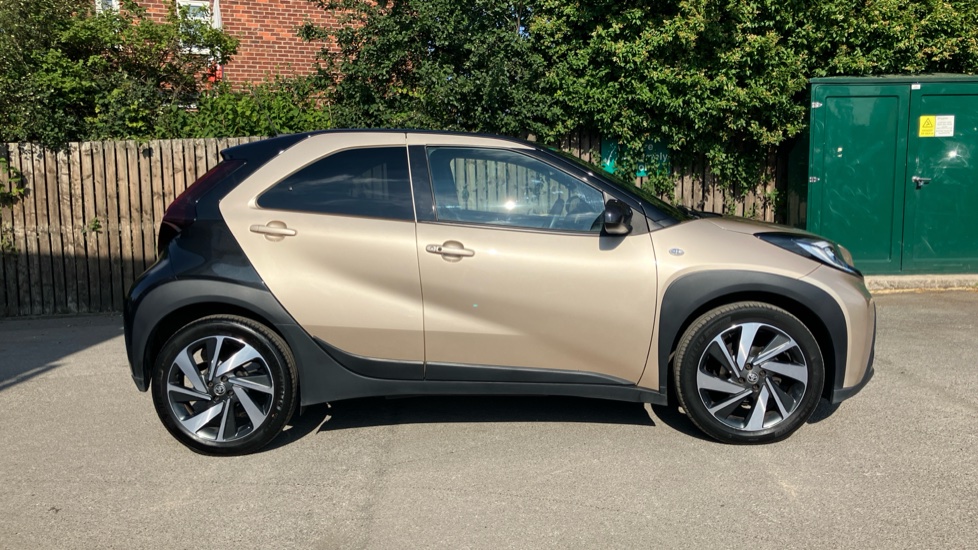 Toyota Aygo X 1.0 VVT-i Exclusive 5dr Petrol Hatchback - Image 23