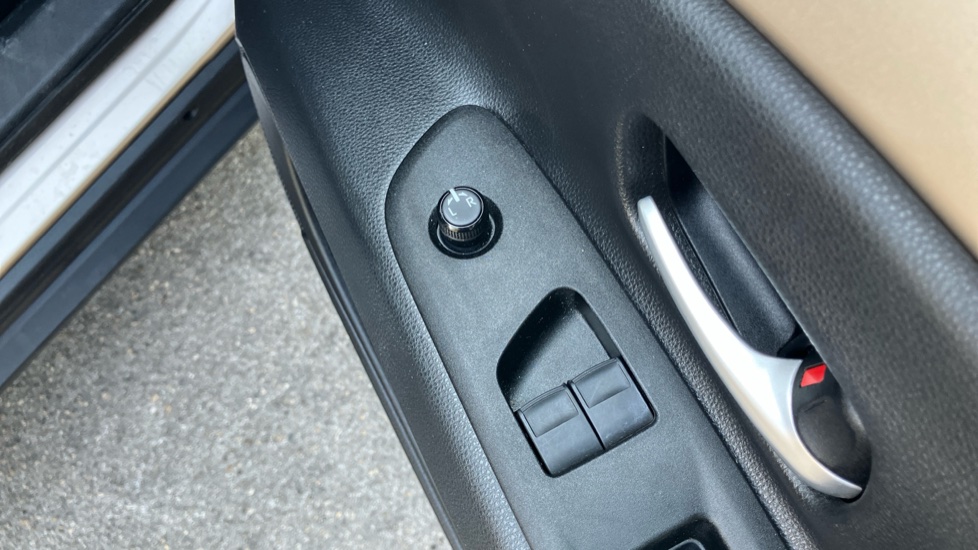 Toyota Aygo X 1.0 VVT-i Exclusive 5dr Petrol Hatchback - Image 30