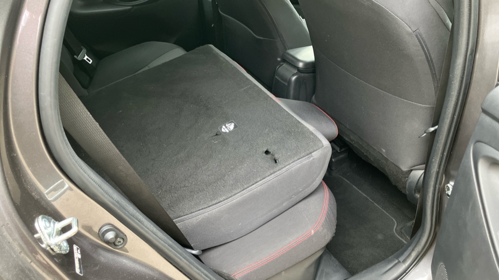 Toyota Yaris 1.5 Hybrid GR Sport 5dr CVT Hybrid Hatchback - Image 18