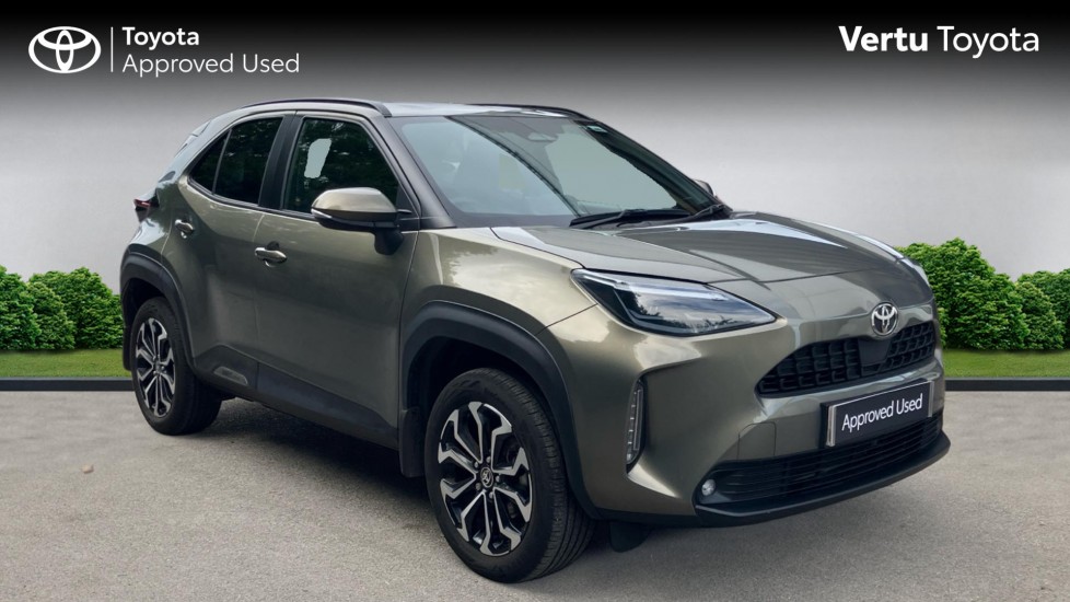 Toyota Yaris Cross 1.5 Hybrid Design 5dr CVT Hybrid Estate - Image 1