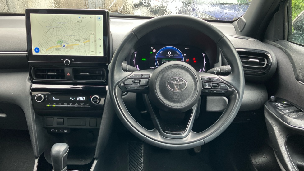 Toyota Yaris Cross 1.5 Hybrid Design 5dr CVT Hybrid Estate - Image 10