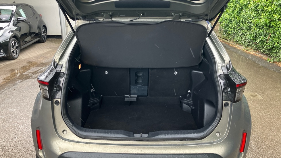 Toyota Yaris Cross 1.5 Hybrid Design 5dr CVT Hybrid Estate - Image 13
