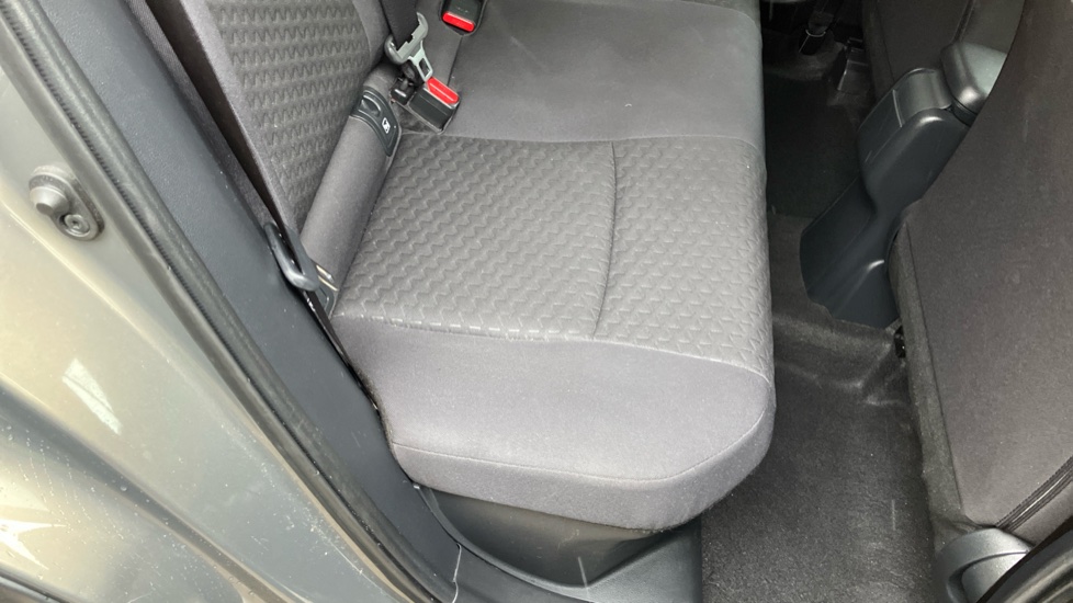 Toyota Yaris Cross 1.5 Hybrid Design 5dr CVT Hybrid Estate - Image 14