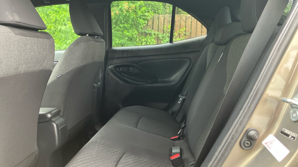 Toyota Yaris Cross 1.5 Hybrid Design 5dr CVT Hybrid Estate - Image 15
