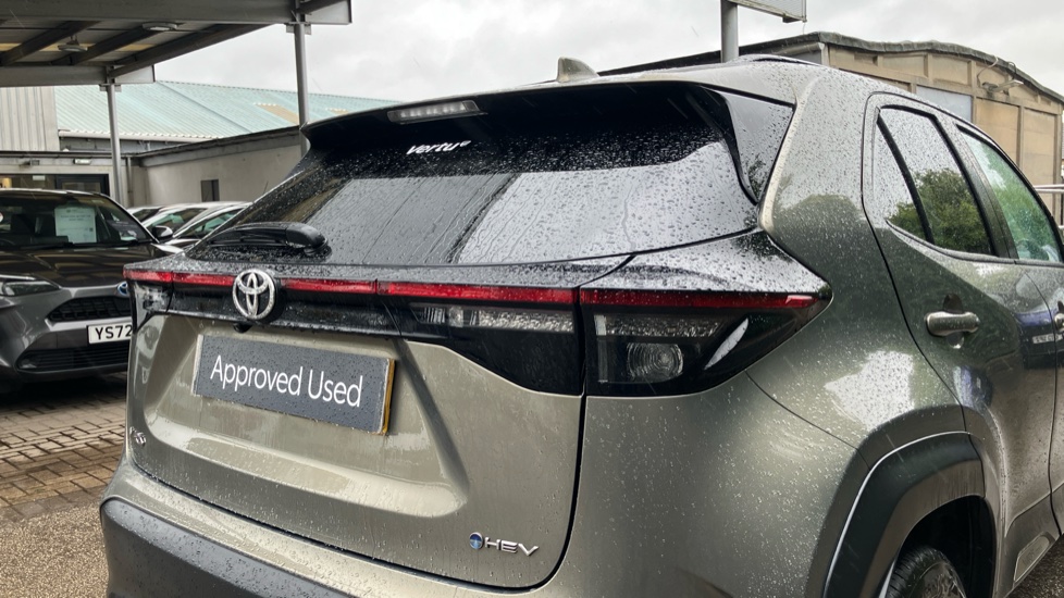 Toyota Yaris Cross 1.5 Hybrid Design 5dr CVT Hybrid Estate - Image 21