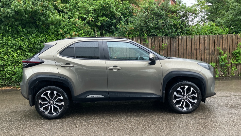 Toyota Yaris Cross 1.5 Hybrid Design 5dr CVT Hybrid Estate - Image 23