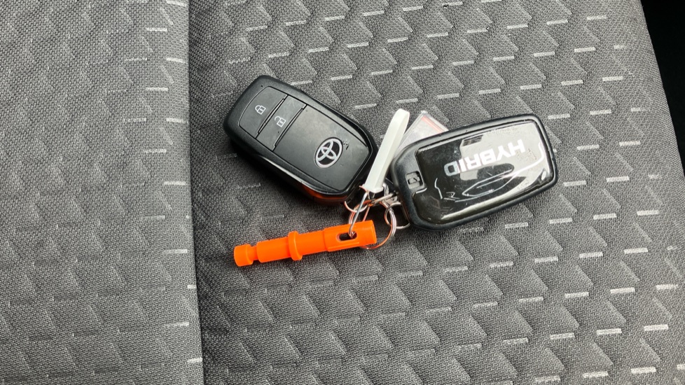 Toyota Yaris Cross 1.5 Hybrid Design 5dr CVT Hybrid Estate - Image 28
