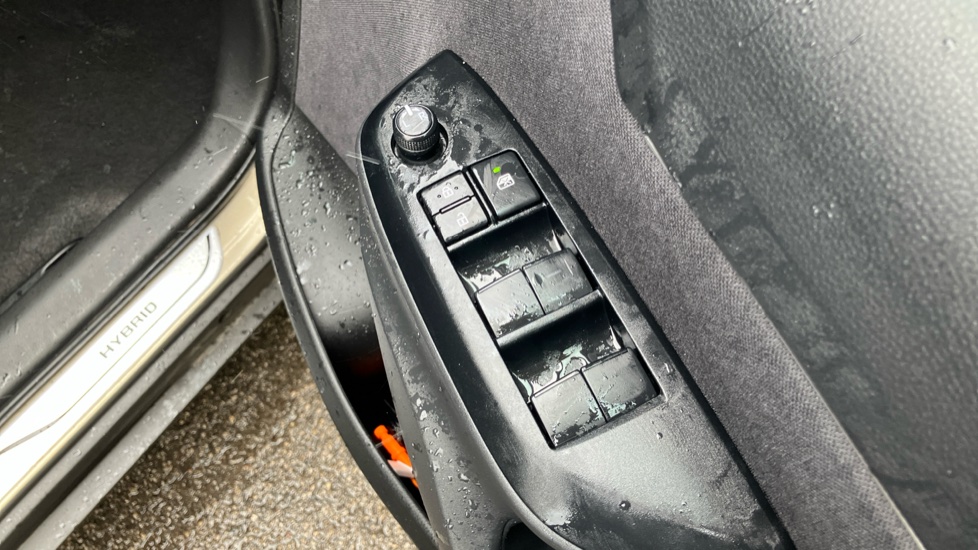 Toyota Yaris Cross 1.5 Hybrid Design 5dr CVT Hybrid Estate - Image 31