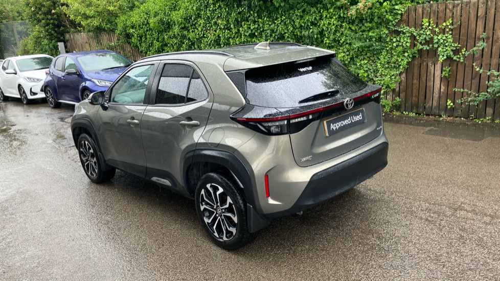 Toyota Yaris Cross 1.5 Hybrid Design 5dr CVT Hybrid Estate - Image 32