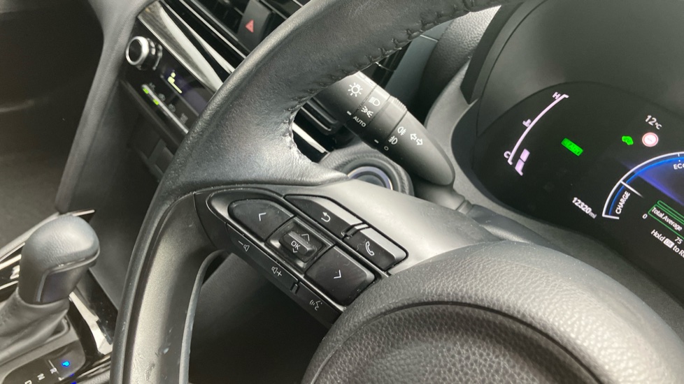 Toyota Yaris Cross 1.5 Hybrid Design 5dr CVT Hybrid Estate - Image 33