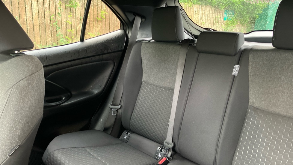 Toyota Yaris Cross 1.5 Hybrid Design 5dr CVT Hybrid Estate - Image 36