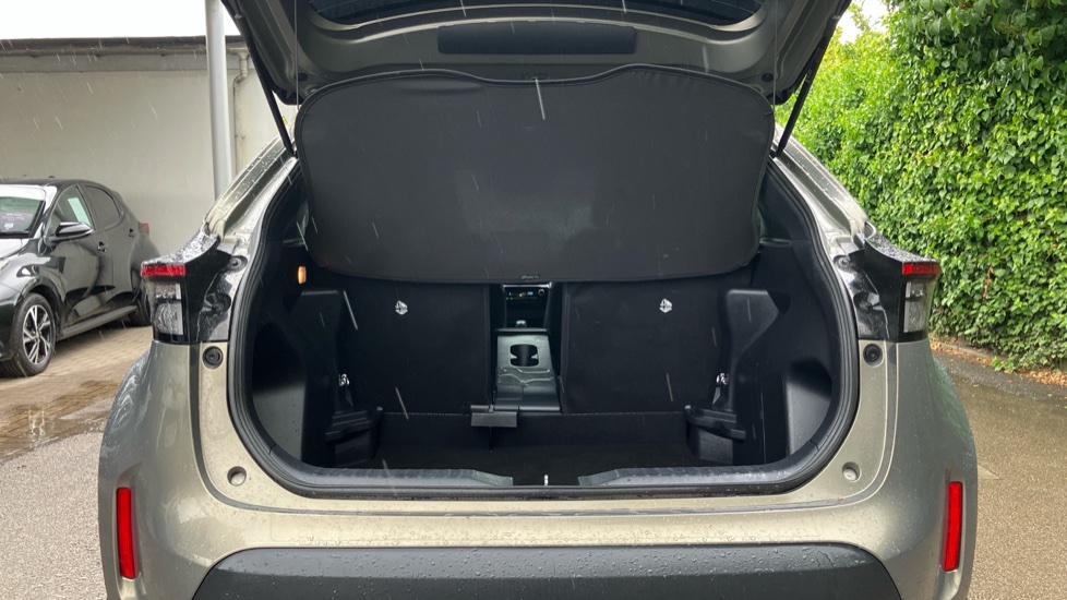 Toyota Yaris Cross 1.5 Hybrid Design 5dr CVT Hybrid Estate - Image 43