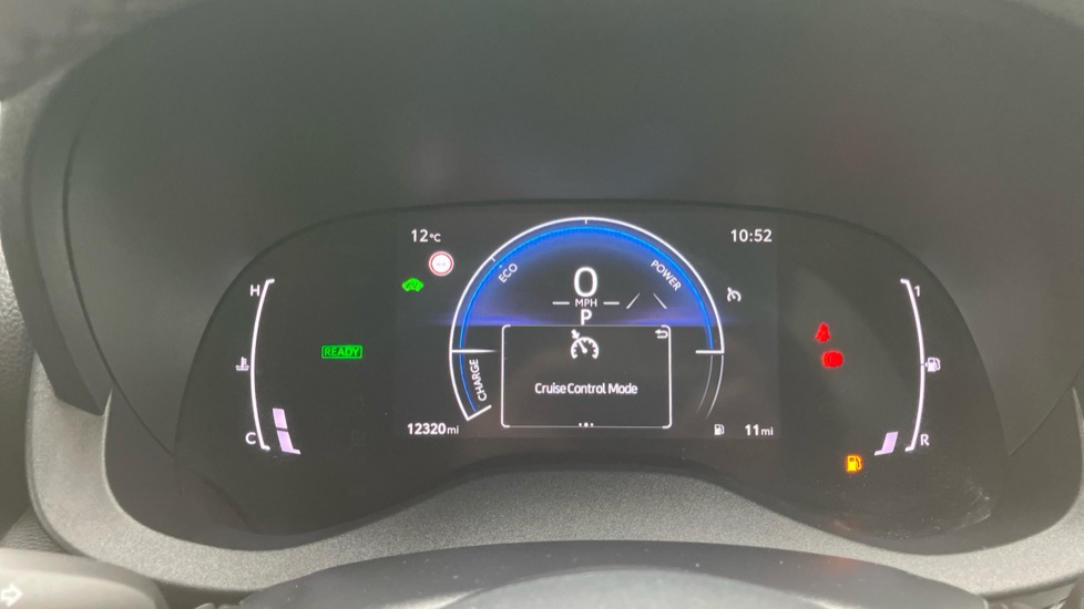 Toyota Yaris Cross 1.5 Hybrid Design 5dr CVT Hybrid Estate - Image 45