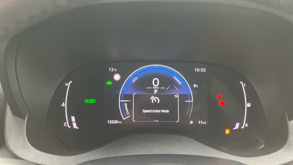 Toyota Yaris Cross 1.5 Hybrid Design 5dr CVT Hybrid Estate - Image 46