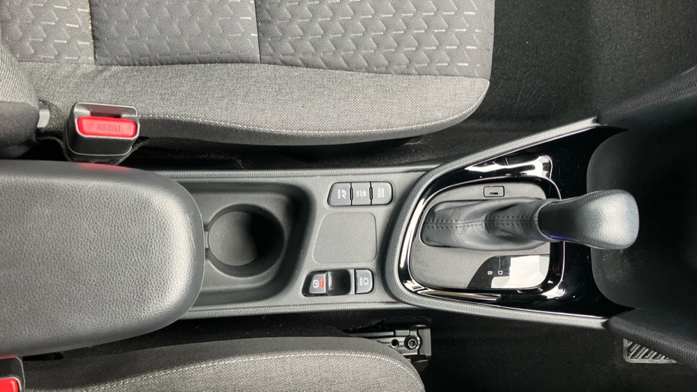Toyota Yaris Cross 1.5 Hybrid Design 5dr CVT Hybrid Estate - Image 50