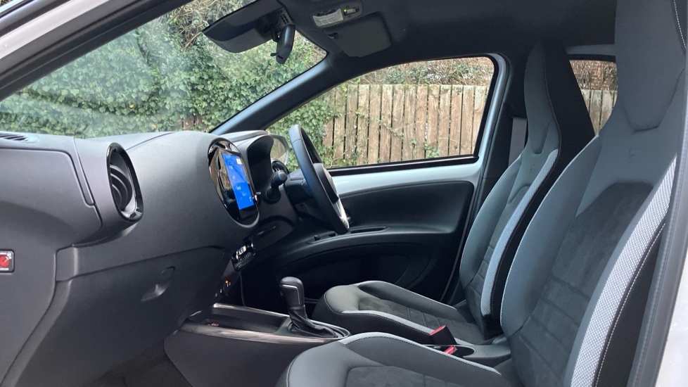 Toyota Aygo X 1.5 Hybrid GR Sport 5dr CVT Hybrid Hatchback - Image 10