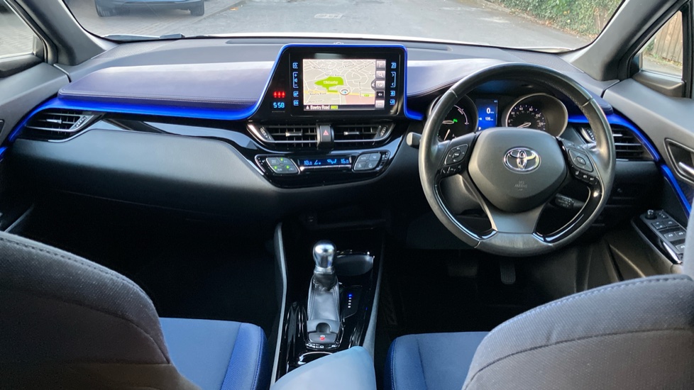 Toyota C-HR 1.8 Hybrid Dynamic 5dr CVT Hybrid Hatchback - Image 6