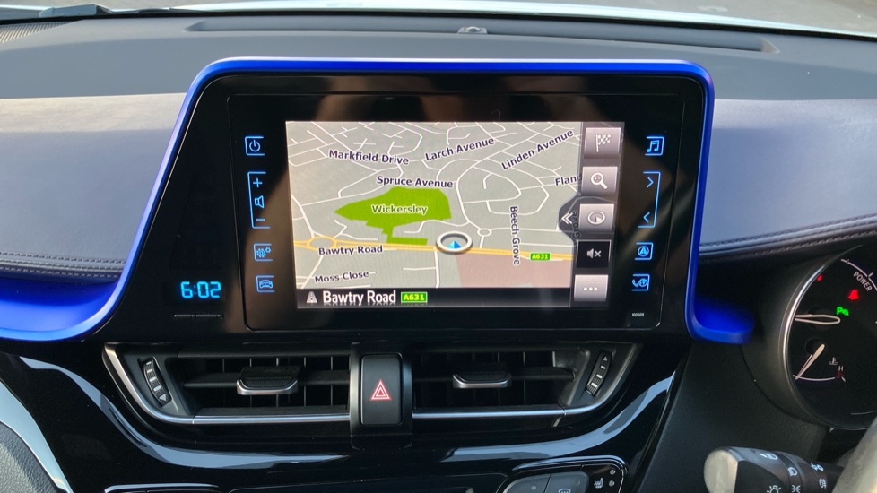 Toyota C-HR 1.8 Hybrid Dynamic 5dr CVT Hybrid Hatchback - Image 9