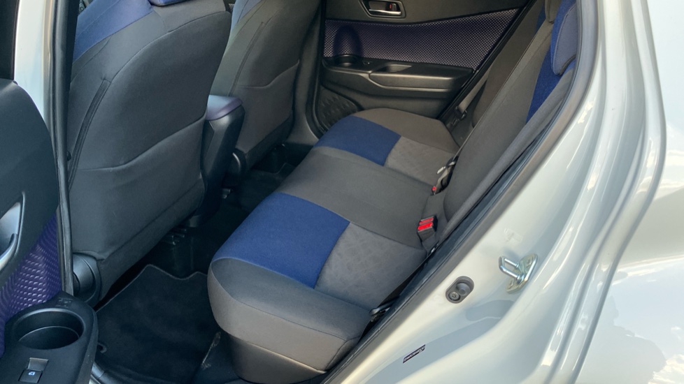 Toyota C-HR 1.8 Hybrid Dynamic 5dr CVT Hybrid Hatchback - Image 14