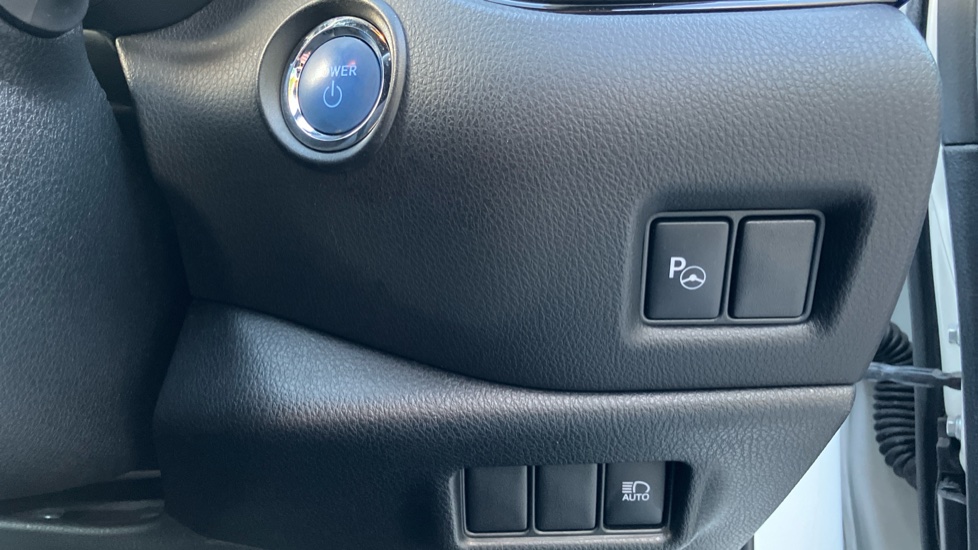 Toyota C-HR 1.8 Hybrid Dynamic 5dr CVT Hybrid Hatchback - Image 16