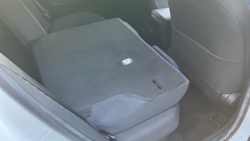 Toyota C-HR 1.8 Hybrid Dynamic 5dr CVT Hybrid Hatchback - Image 18