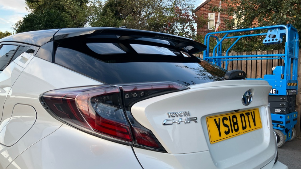Toyota C-HR 1.8 Hybrid Dynamic 5dr CVT Hybrid Hatchback - Image 21