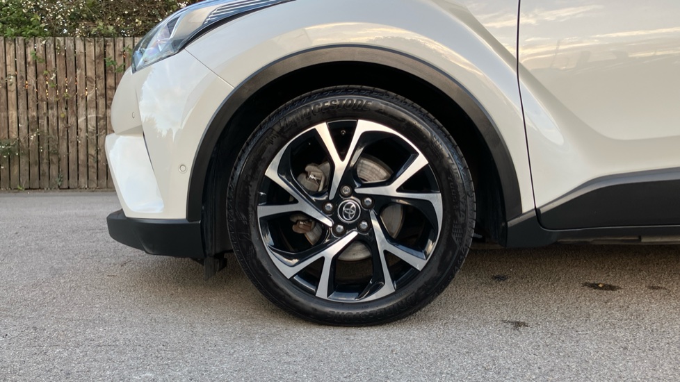 Toyota C-HR 1.8 Hybrid Dynamic 5dr CVT Hybrid Hatchback - Image 25