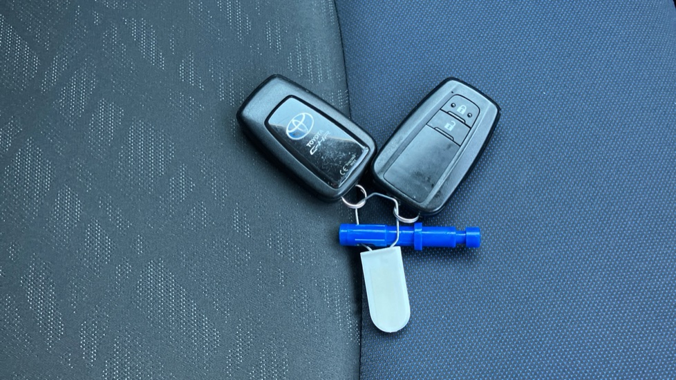 Toyota C-HR 1.8 Hybrid Dynamic 5dr CVT Hybrid Hatchback - Image 28