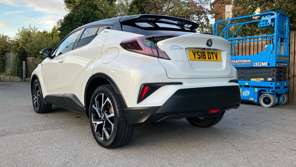 Toyota C-HR 1.8 Hybrid Dynamic 5dr CVT Hybrid Hatchback - Image 32