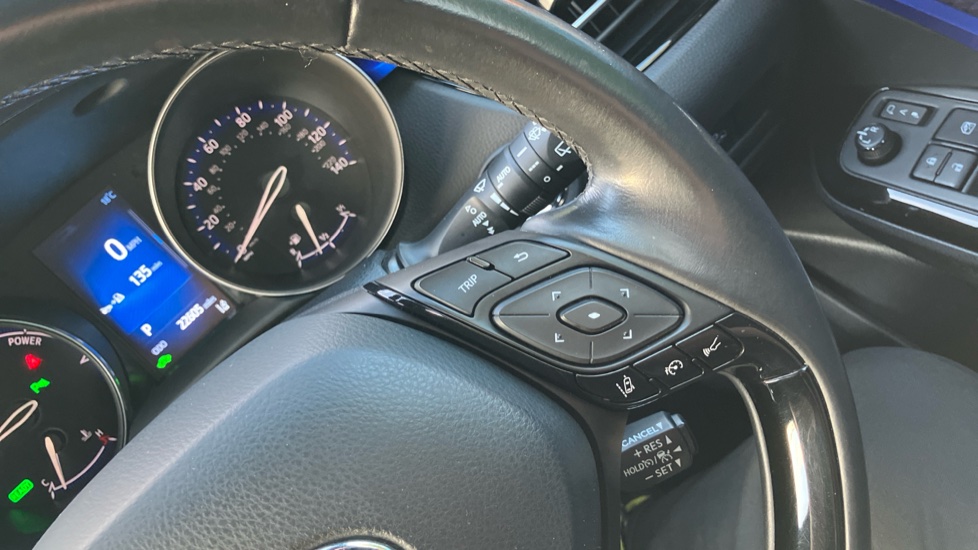 Toyota C-HR 1.8 Hybrid Dynamic 5dr CVT Hybrid Hatchback - Image 35