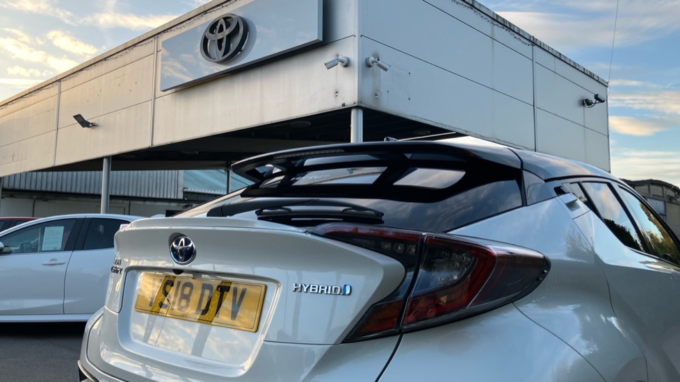 Toyota C-HR 1.8 Hybrid Dynamic 5dr CVT Hybrid Hatchback - Image 38