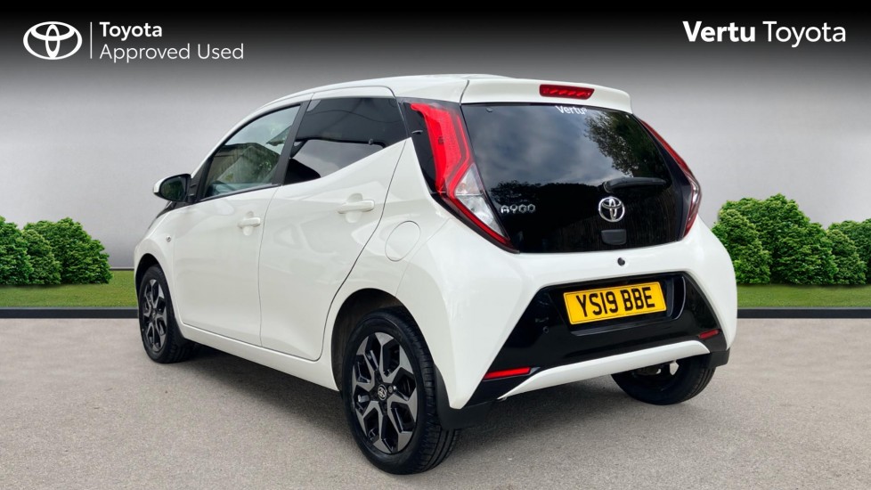 Toyota Aygo 1.0 VVT-i X-Plore 5dr Petrol Hatchback - Image 4