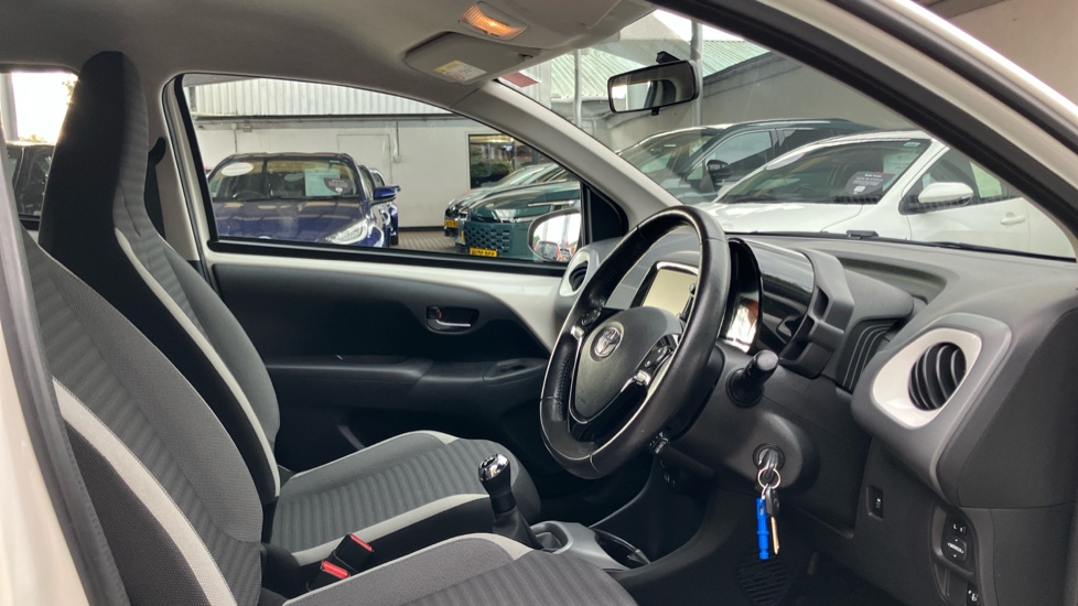 Toyota Aygo 1.0 VVT-i X-Plore 5dr Petrol Hatchback - Image 12