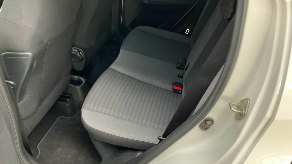 Toyota Aygo 1.0 VVT-i X-Plore 5dr Petrol Hatchback - Image 14