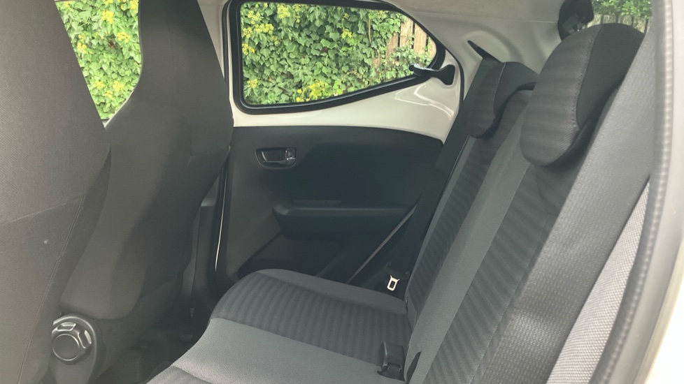 Toyota Aygo 1.0 VVT-i X-Plore 5dr Petrol Hatchback - Image 15