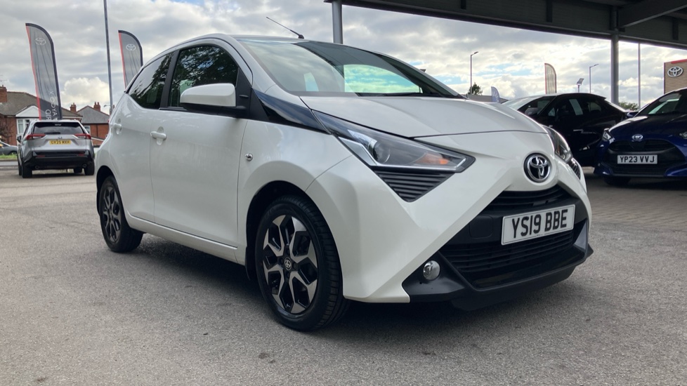 Toyota Aygo 1.0 VVT-i X-Plore 5dr Petrol Hatchback - Image 20