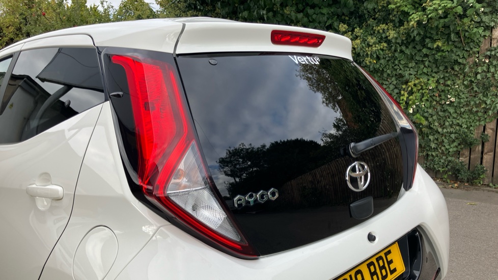 Toyota Aygo 1.0 VVT-i X-Plore 5dr Petrol Hatchback - Image 21